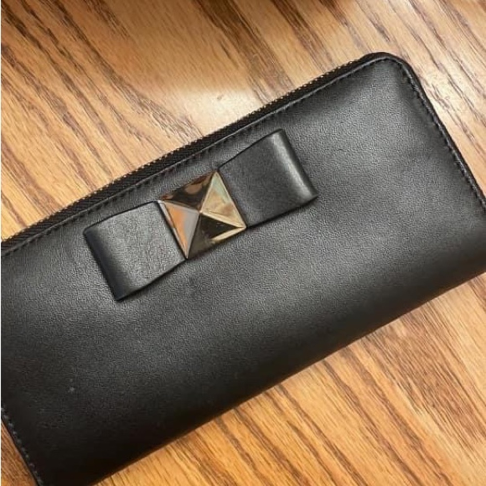 Kate spade wallet (retail not outlet)